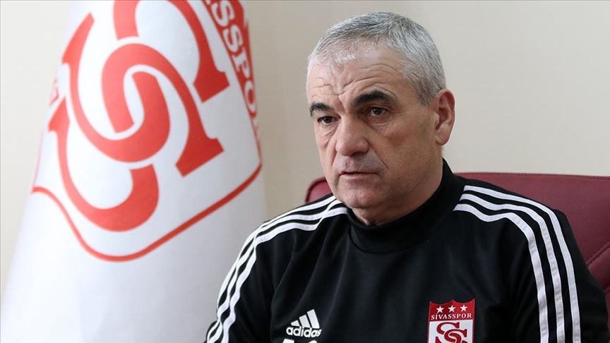 Sivasspor Teknik Direktörü Çalımbay'dan şampiyonluk değerlendirmesi