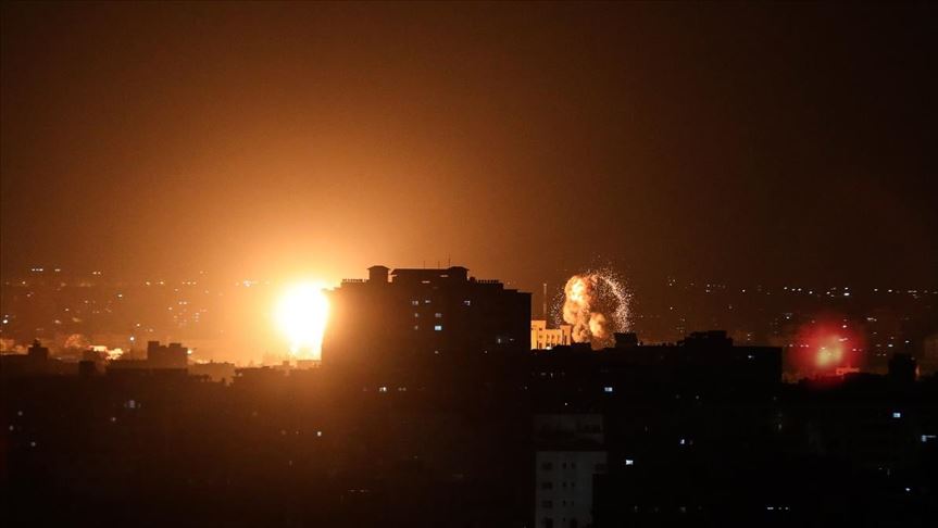 Primer ministro israelí ordena más ataques aéreos sobre Gaza 
