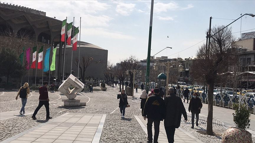 İran'da virüs şüphesi olan kişilere seyahat kısıtlaması