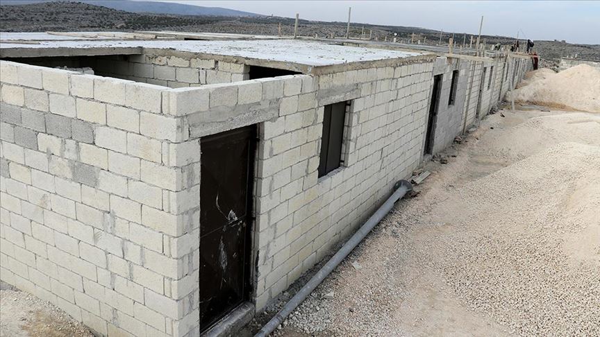 Idlib De Briket Ev Yapimi Ve Cadir Kurulum Calismalari Suruyor
