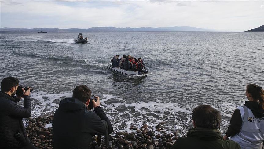 بعد قرار تركيا.. وصول أول زورق للمهاجرين إلى جزيرة ميديلي اليونانية