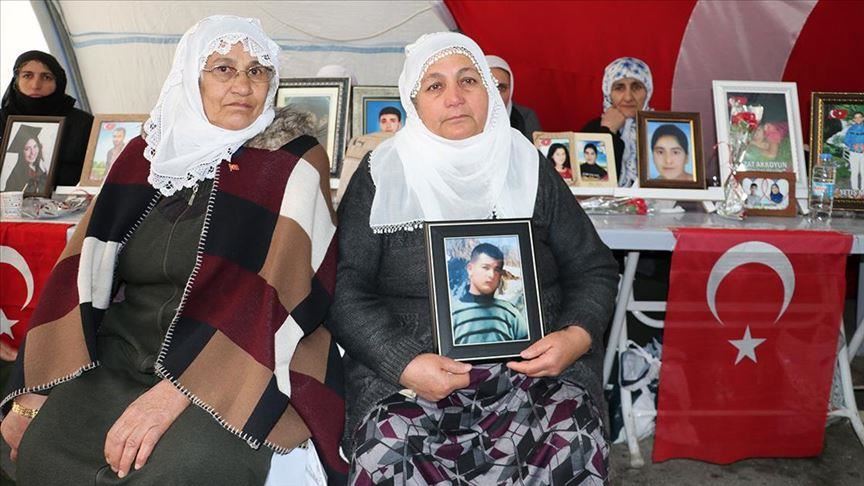 Zwei weitere Mütter schließen sich den türkischen Diyarbakir-Müttern an