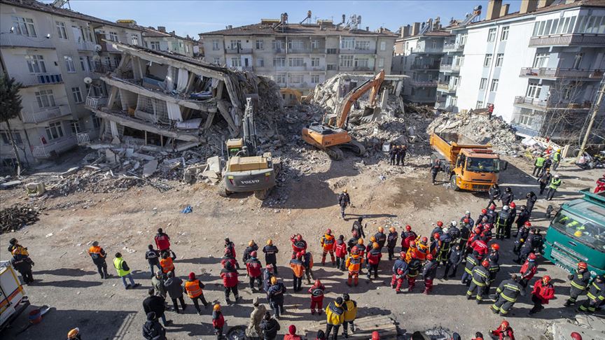 Deprem bölgesinde görev yapan personele tazminat