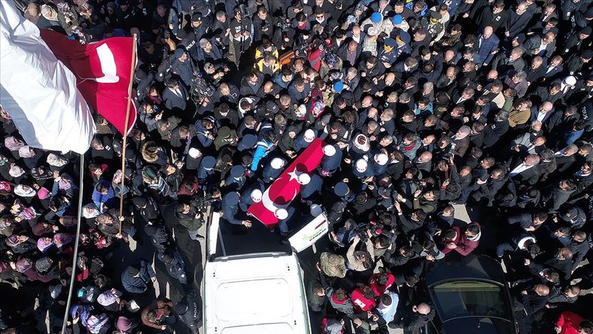 İdlib şehitleri son yolculuklarına uğurlandı