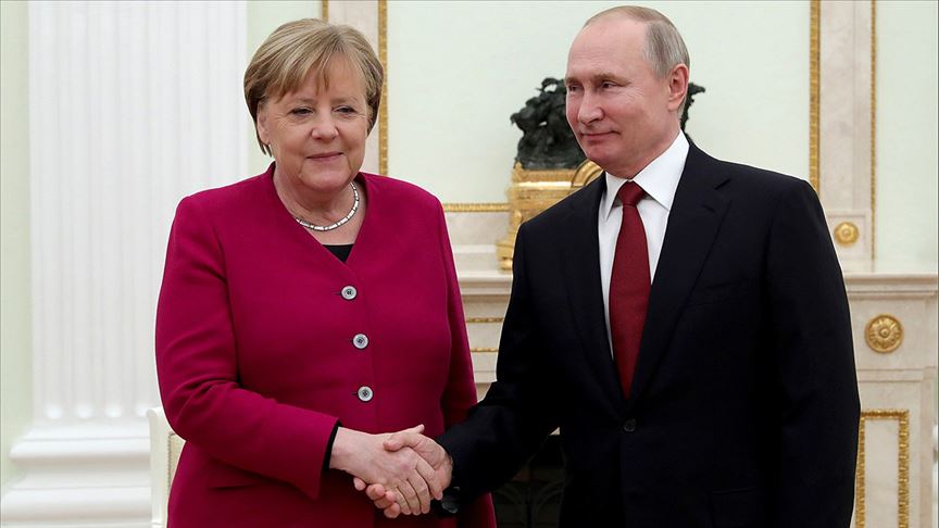 Putin ve Merkel İdlib'deki durumu görüştü