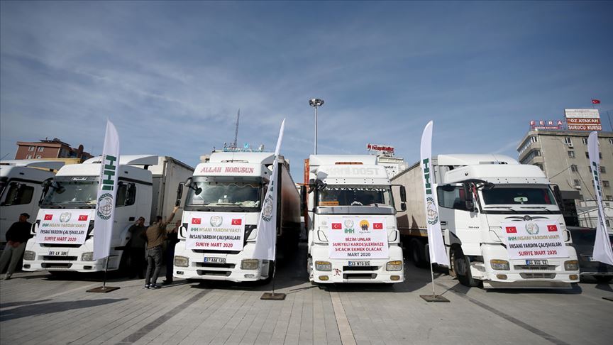 "الإغاثة التركية" ترسل 10 شاحنات مساعدات إلى إدلب