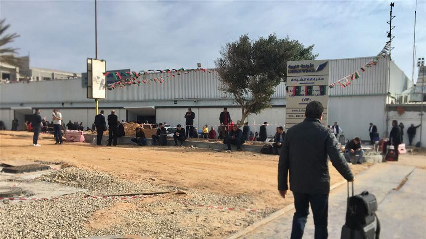 В аэропорту Триполи ракеты поразили 2 пассажирских самолета