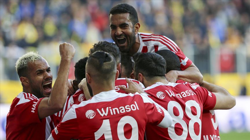 Sivasspor zirve yürüyüşünü 'boş' geçmeden sürdürüyor