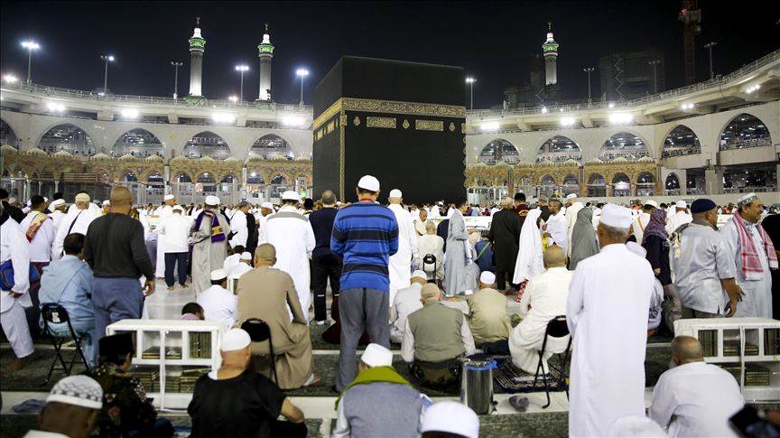 Saudi Arabia bans locals from Umrah over coronavirus