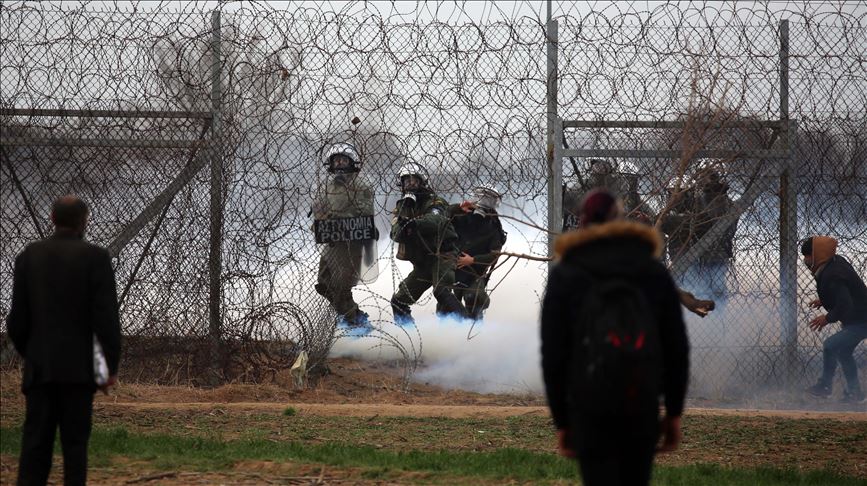 Irregular migrants injured after Greek forces open fire