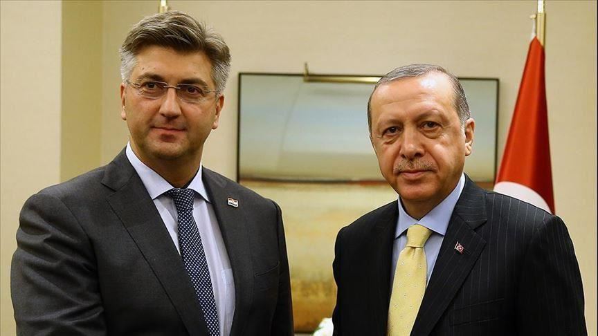 أردوغان يبحث مستجدات إدلب ومسألة اللاجئين مع رئيس الاتحاد الأوروبي