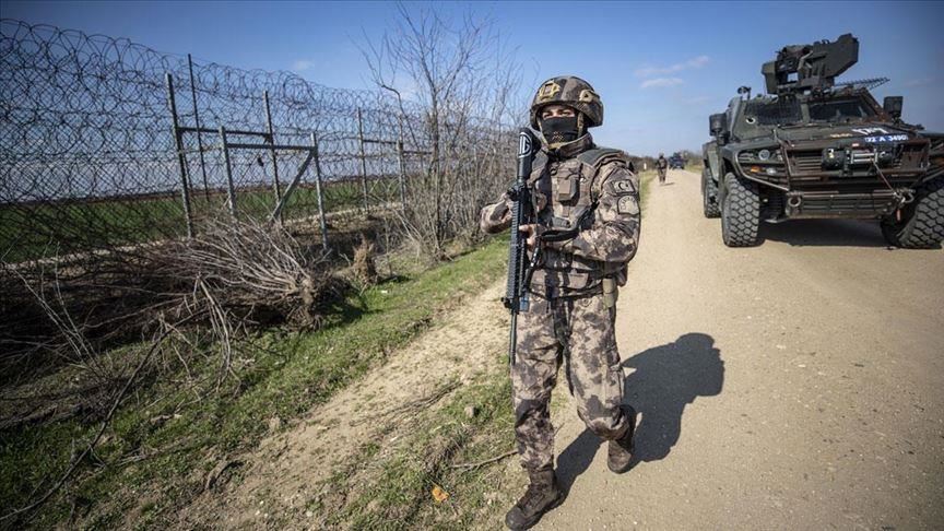 تركيا تبدأ نشر قوات أمنية على نهر حدودي مع اليونان