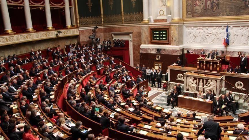 France : deux députés contaminés au coronavirus
