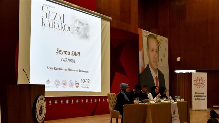 Farklı illerden gelen öğrenciler Diyarbakır'daki 7 okulda Sezai Karakoç'u anlatacak