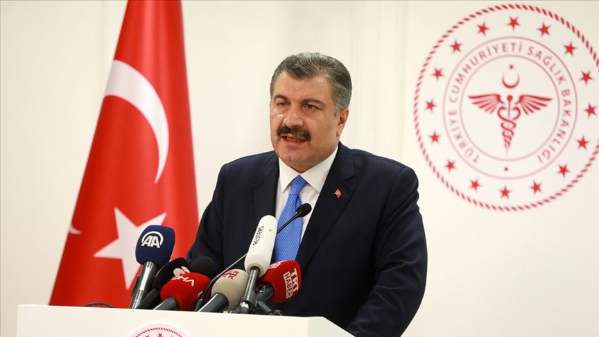 Sağlık Bakanı Koca Türkiye'de ilk koronavirüs vakasının görüldüğünü açıkladı