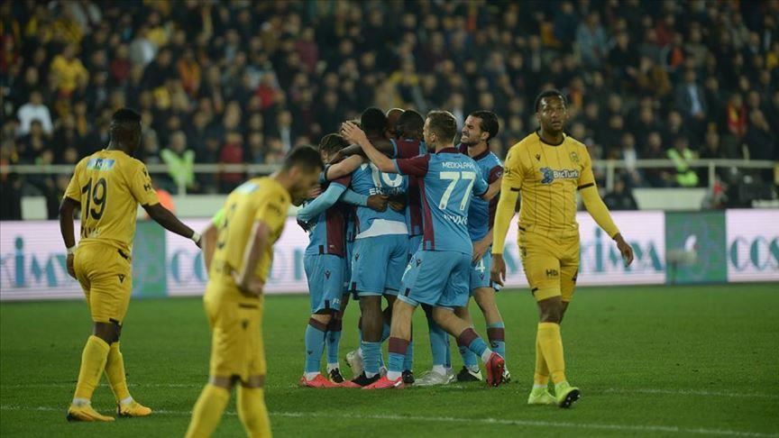 Trabzonspor reclaim top spot with comfortable win