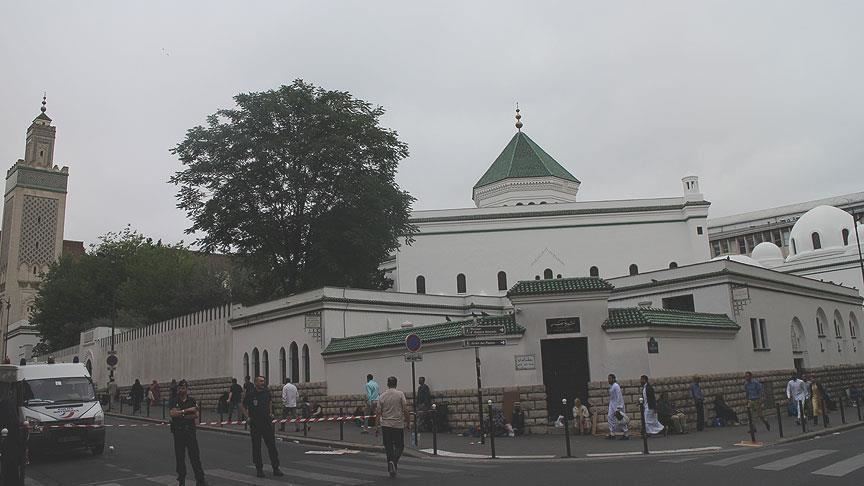 Coronavirus: la mosquée de Paris suspend la prière du vendredi 