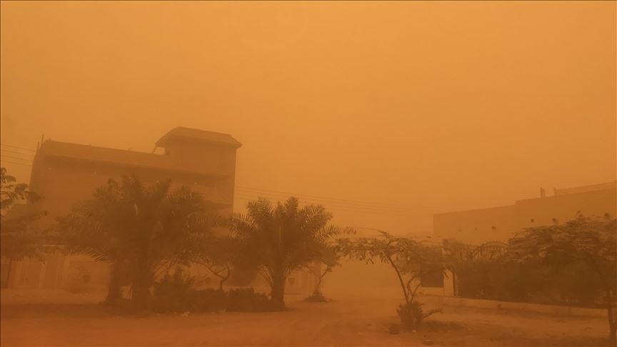 عاصفة "التنين" تصل الأردن وتتسبب بإغلاق مدارس وجامعات