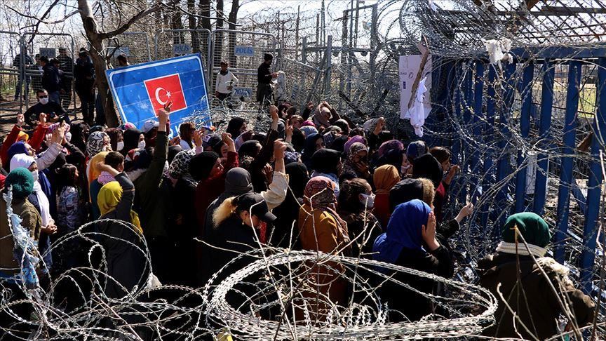Greek border: Asylum seekers appeal for path to Europe
