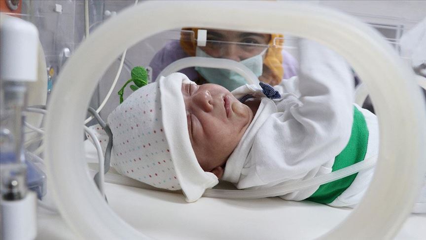hastanenin maskotu parmak bebek hayata tutundu