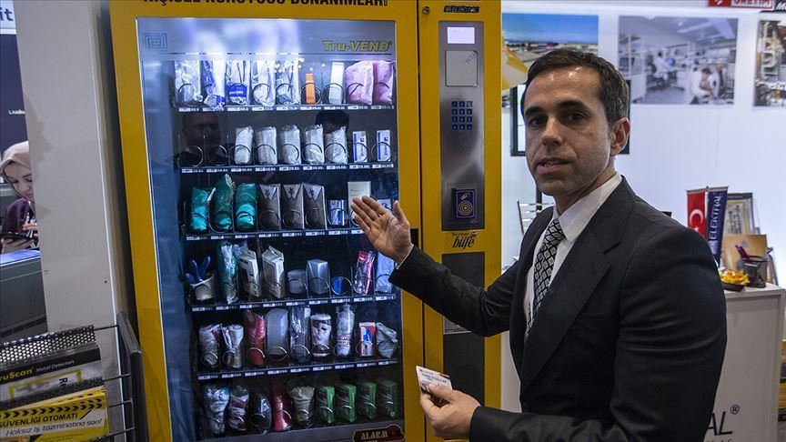 Turkish firm makes vending machine for face masks
