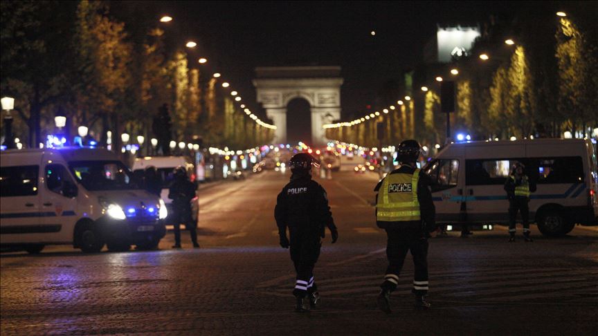 France deploys 100,000 security forces for coronavirus