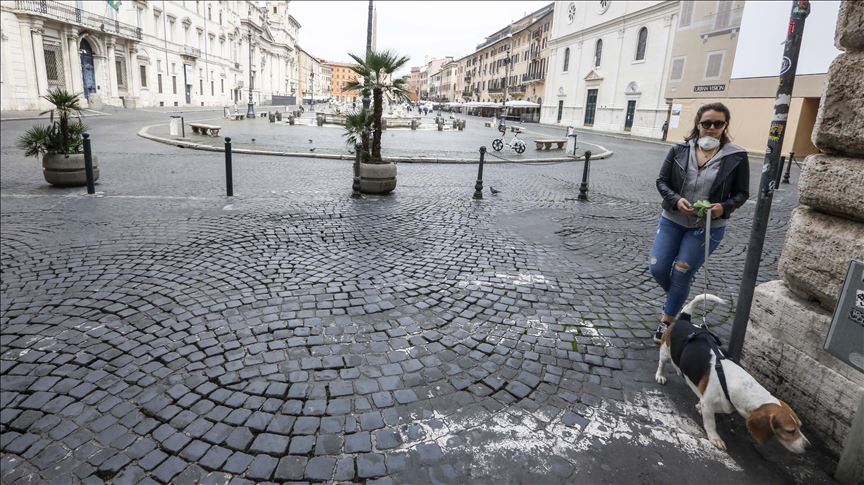 Italy cracks down on citizens amid lockdown