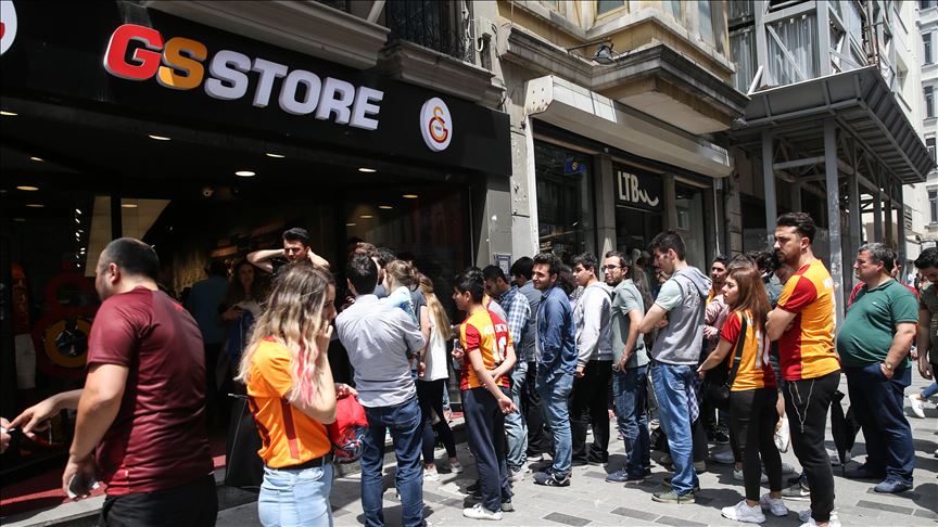 Turkish football clubs close official stores