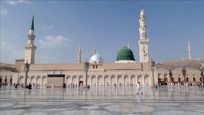 Arabia Saudite pezullon lutjet në dy xhamitë e shenjta