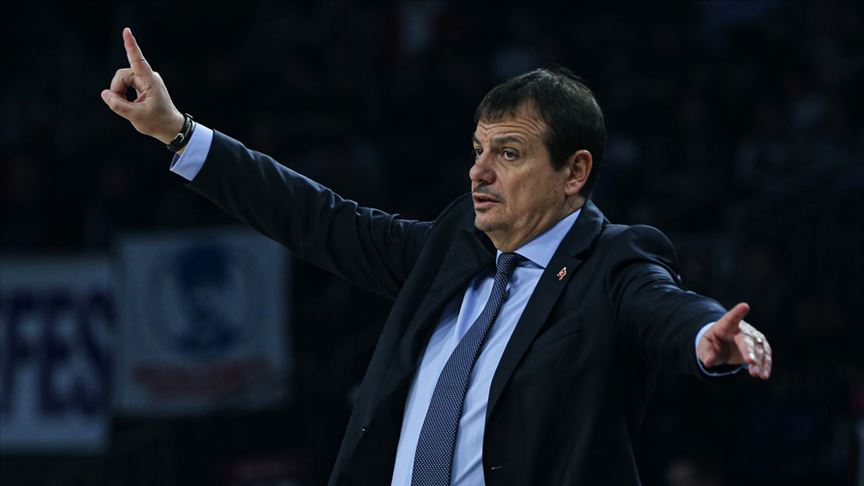Anadolu Efes Başantrenörü Ataman: Maçların ertelenmesi kaçınılmaz bir önlemdi