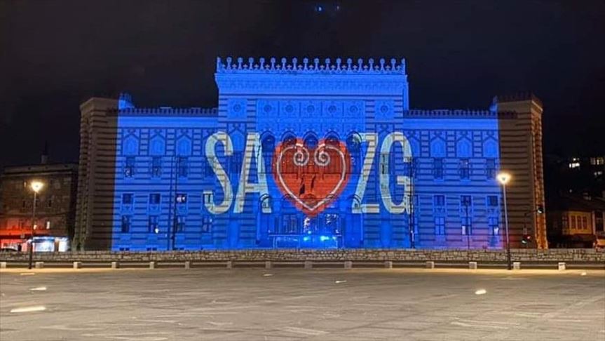 Snažna poruka podrške Zagrebu svjetlima na sarajevskoj Vijećnici