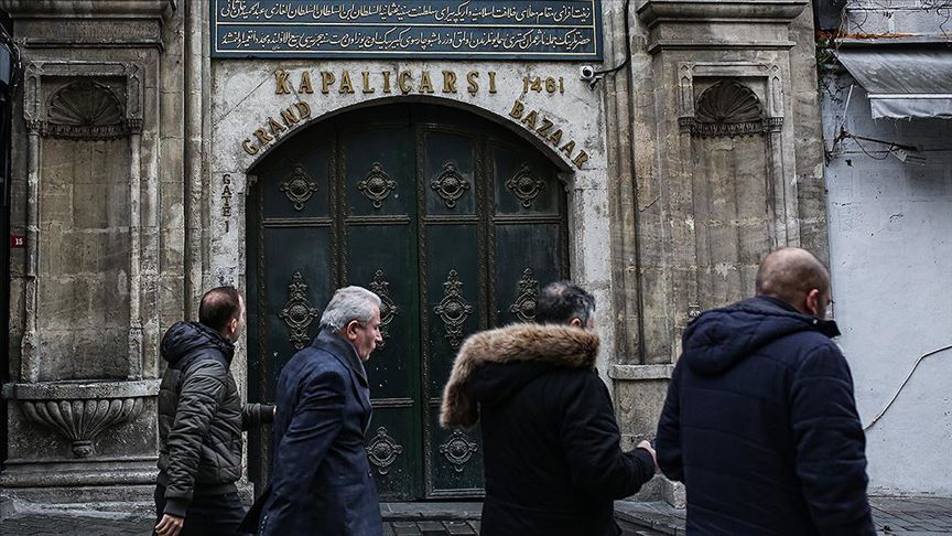 Kapalıçarşı ve Mısır Çarşısı koronavirüs tedbirleri kapsamında kapatıldı