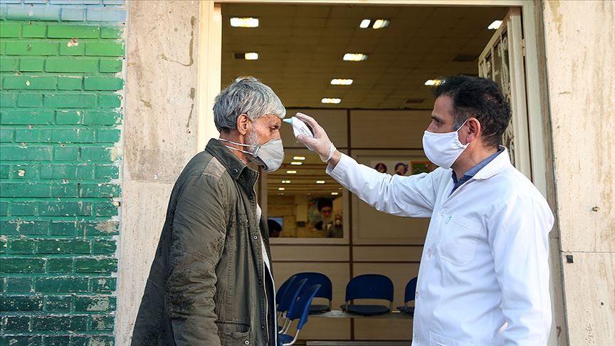 İran Sağlık Bakan Yardımcısı: Kovid-19 Kum'a gelen Çinlilerden bulaştı