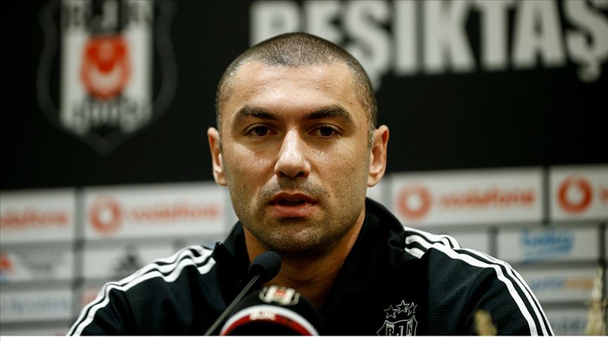 Burak Yılmaz: Fatih hocam, Göksel abim, Abdurrahim abim ve Şükran ablam bu virüsü yenmek üzere