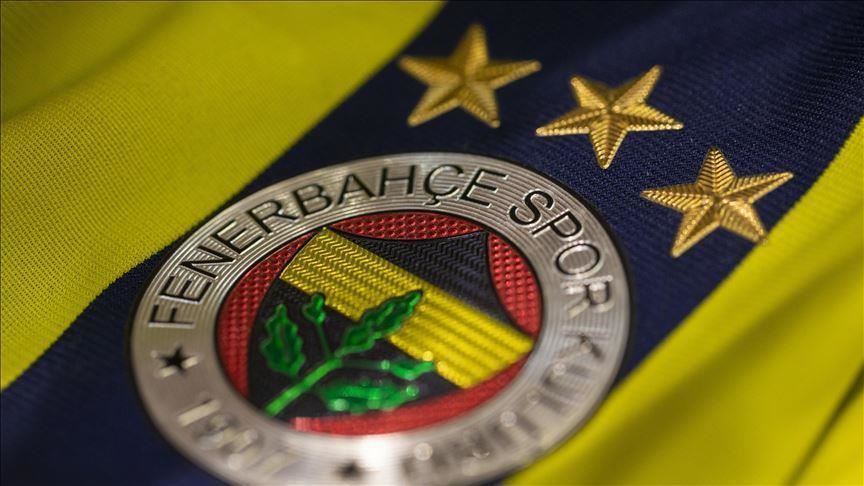 "Simptoma të Covid-19 tek një lojtar dhe anëtar i stafit mjekësor të Fenerbahçes"