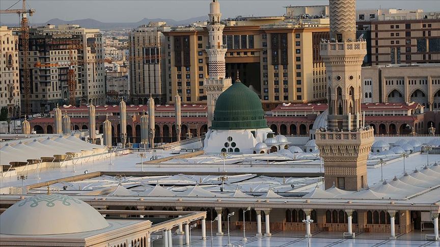 Riyad, Mekke ve Medine koronavirüs nedeniyle giriş çıkışlara kapatılıyor ile ilgili görsel sonucu