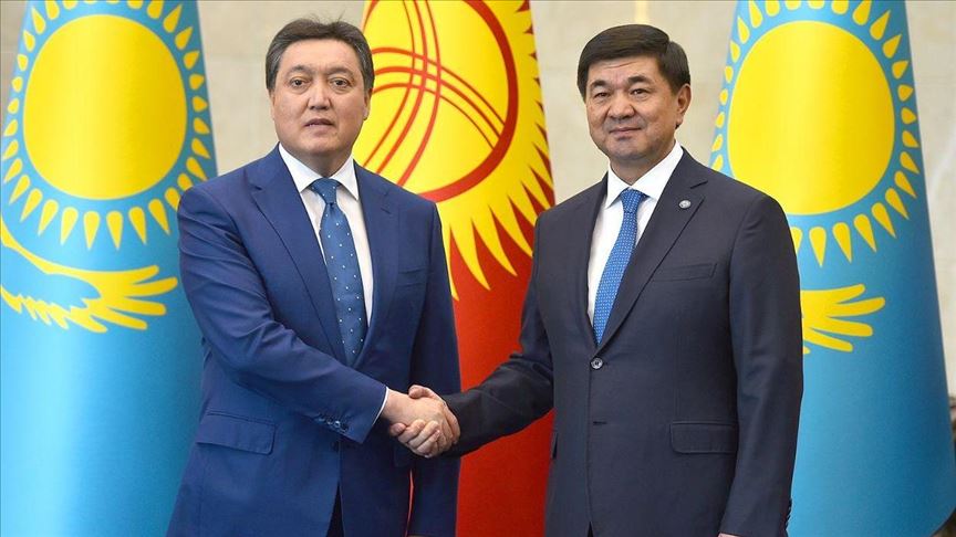 Премьеры Кыргызстана и Казахстана обсудили борьбу с распространением COVID-19
