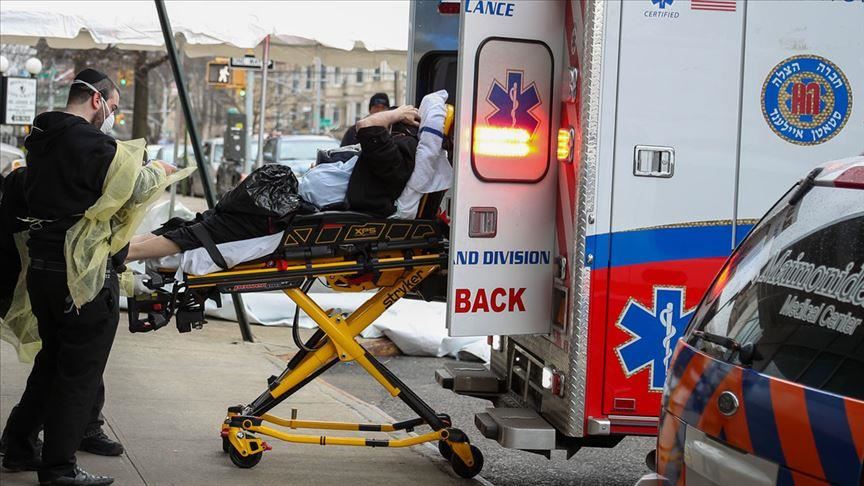 Li New Yorkê hemşîreyan ji poşetan mêzer çêkirin