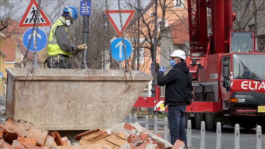 Zagrebi riparon dëmet e tërmetit në rrugët e boshatisura