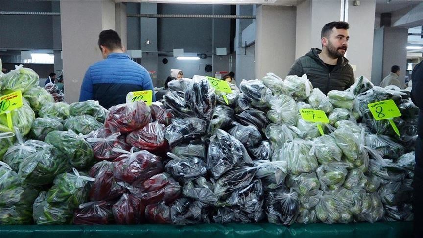 Turkey implements new measures at markets amid COVID-19