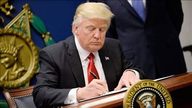 Trump signs massive $2.2 trillion virus relief bill