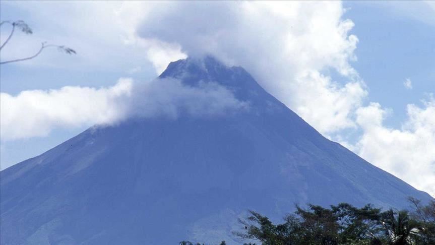 Gunung Merapi kembali erupsi, tinggi kolom capai 2000 meter