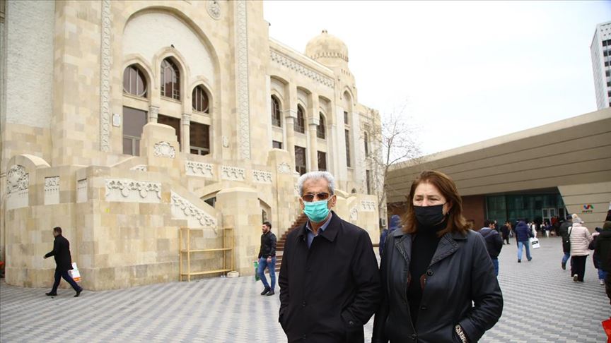 Azerbaycan, koronavirüs ile mücedelenin birinci ayında 'yeni hayata' alışmaya çalışıyor
