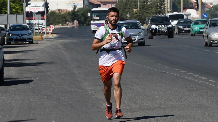 Turkey: Marathon runner dazzles viewers on TV
