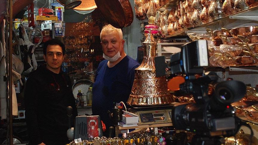 Kalayci Yakup Usta Bakiri 40 Yildir Sevgiyle Parlatiyor