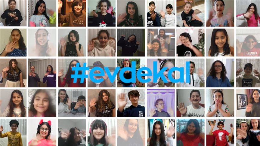 Çocuk korosundan 'evde kal' mesajı