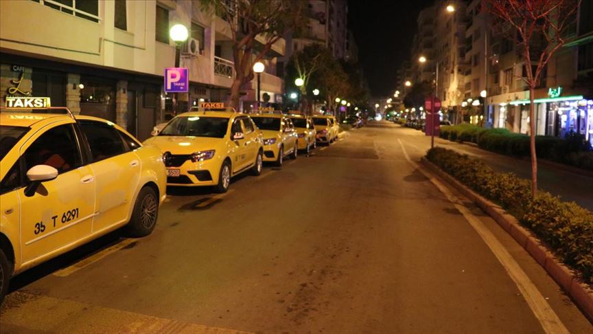 Izmir De Taksiler Icin Plaka Sinirlamasi Uygulanmaya Baslandi