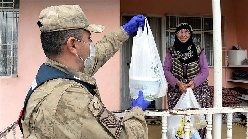 خدمات گسترده دولت ترکیه به سالمندان و بیماران در قرنطینه