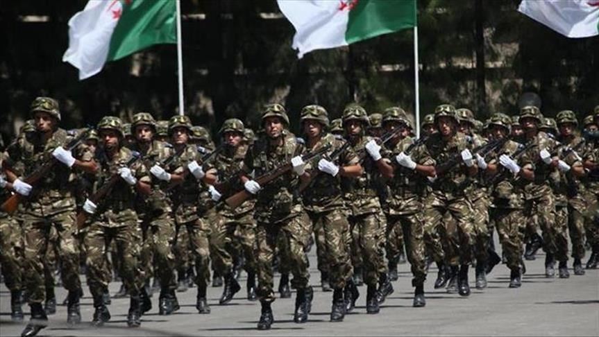 Algérie : "L'armée est prête pour la bataille contre le coronavirus"