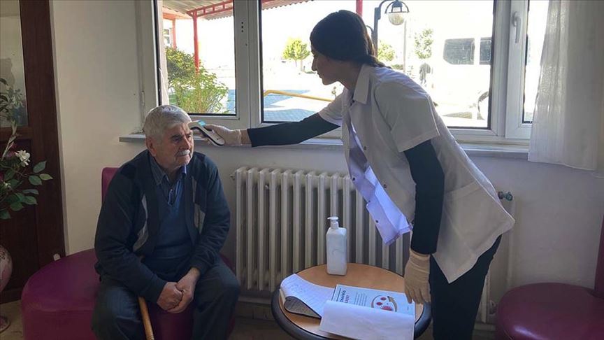 siyah sırtı açık elbise